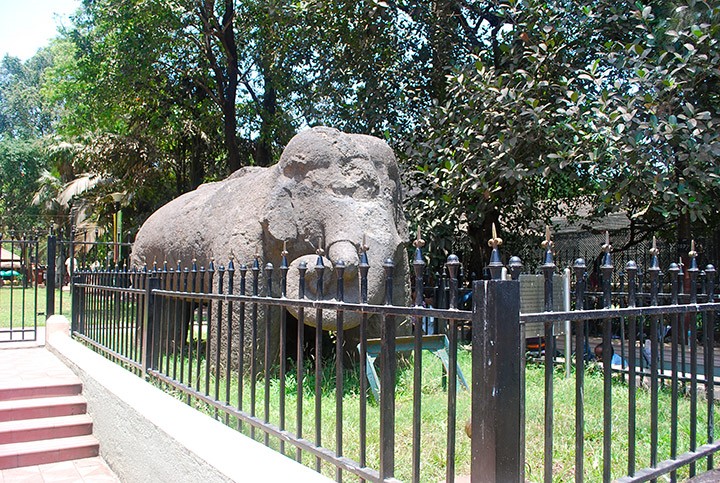 Базальтовый слон
