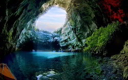 Пещерное озеро Мелиссани на карте