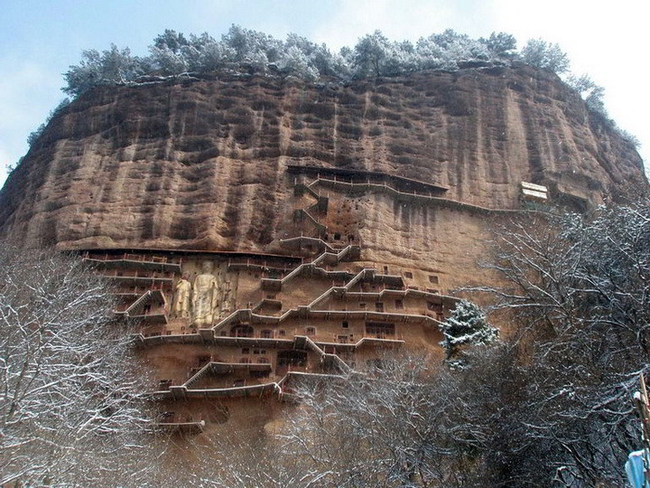 Пещеры Майцзишань в горах Китая