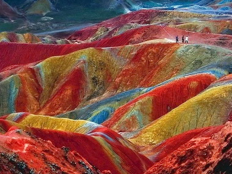 Цветные горы Данксия