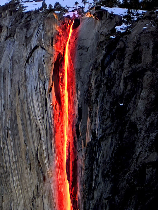 Огненный водопад