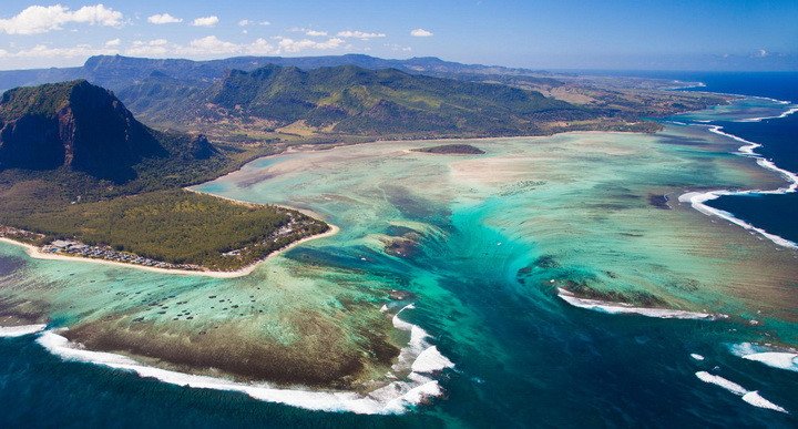 Подводный водопад - чудо Маврикия