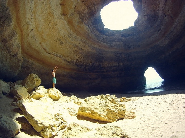 Белорусский турист в пещере