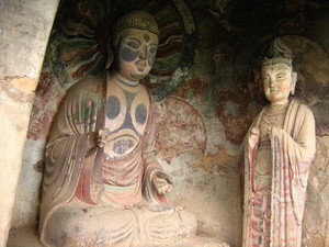 Статуи в Пещерах Майцзишань