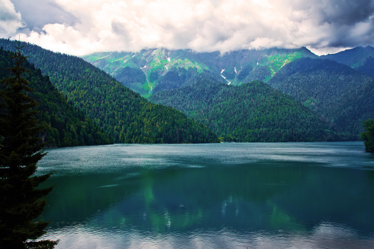 Рица - красивейшее озеро Абхазии