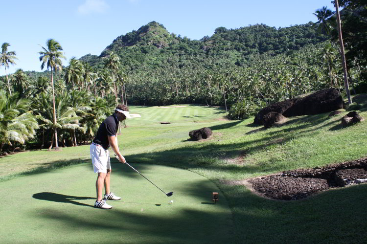 Поле для гольфа на острове