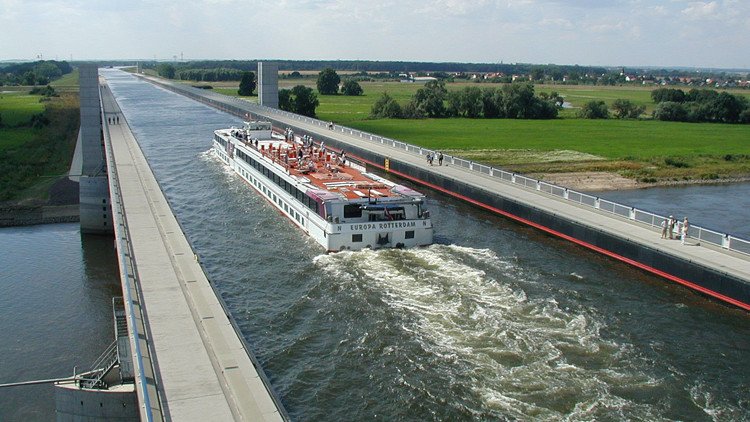 Водный мост в Германии