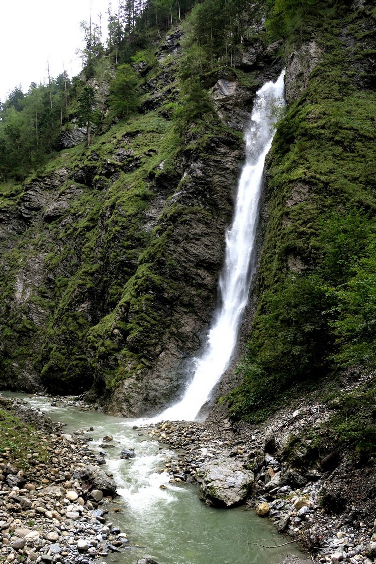 Лихтенштейнское ущелье. Водопад