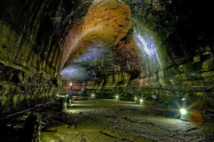 Лавовая пещера Манджангуль. Южная Корея