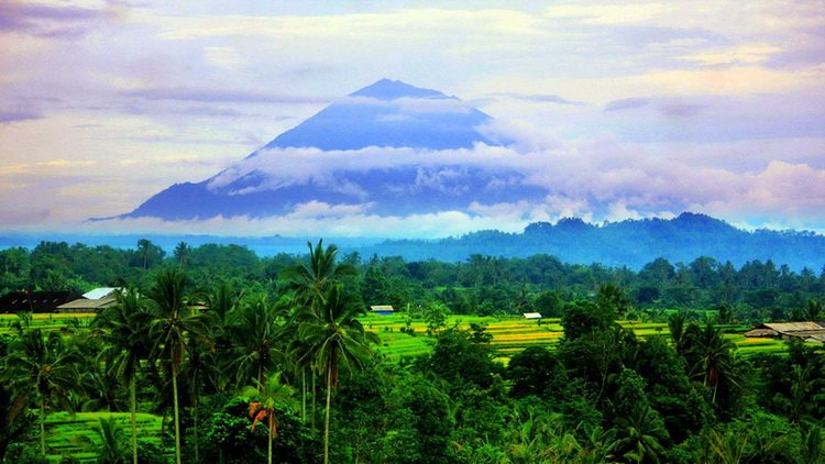 Один из вулканов острова Бали