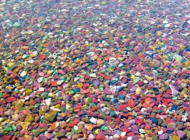 цветные камни озера Макдональд