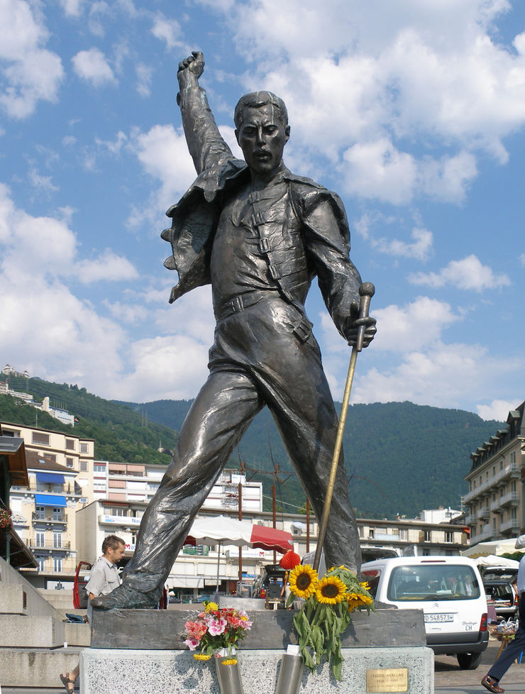 Статуя Фреди Меркьюри