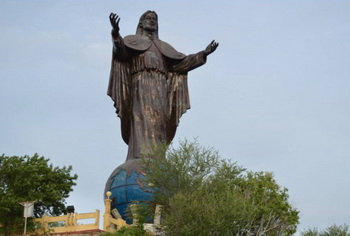 Статуя Иисуса в Восточном Тиморе
