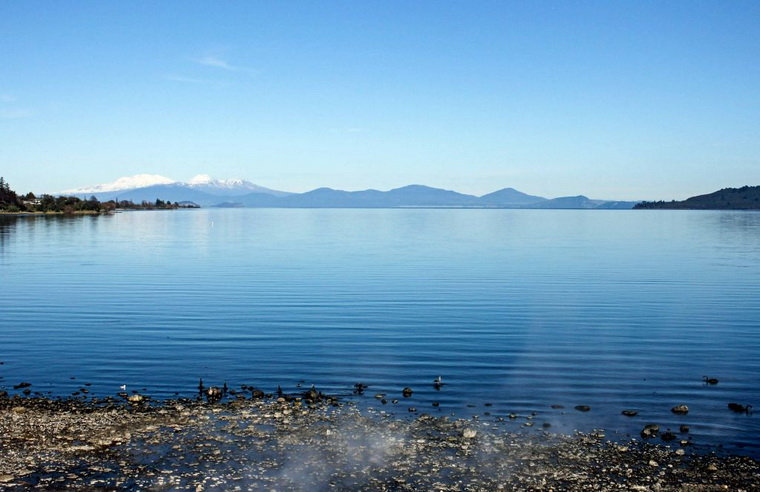 Озеро Таупо в Новой Зеландии