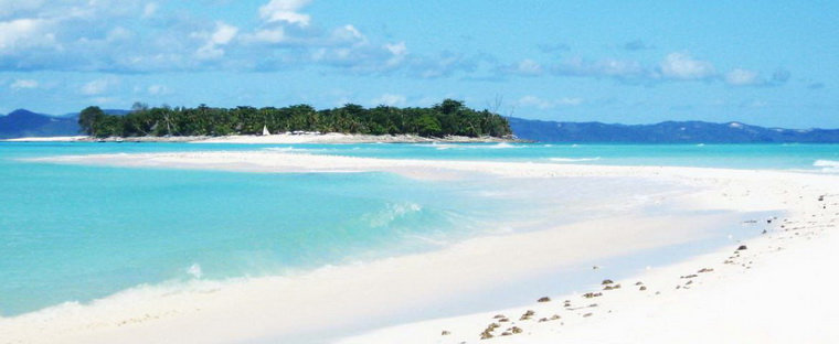 Белоснежные пляжи острова Нуси-Бе