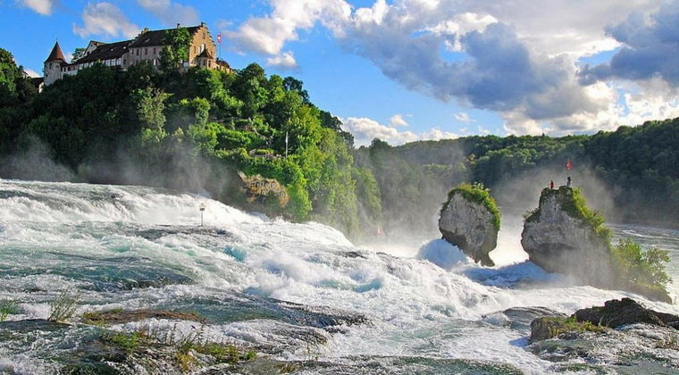 Скалы Рейнского водопада