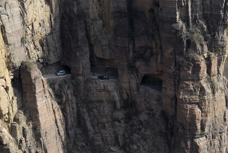Тоннель Гуолян - дорога в скале