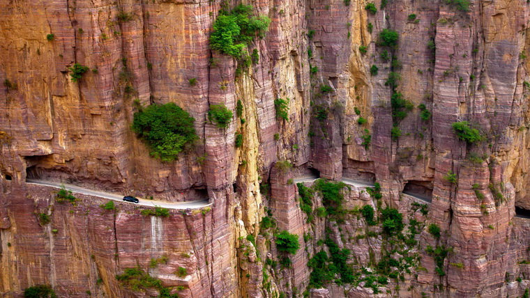 Тоннель Гуолян в горах Китая
