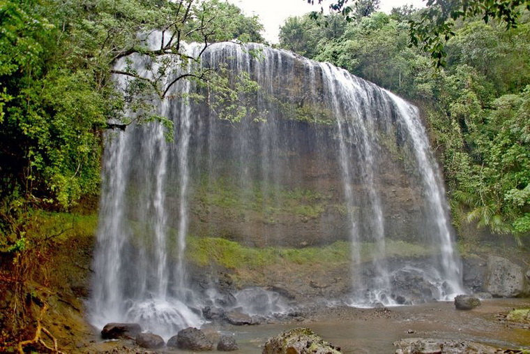 Водопад Нгардмау