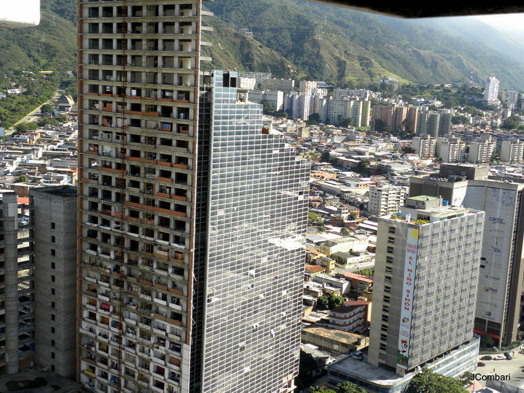 Недостроенный небоскреб в Каракасе
