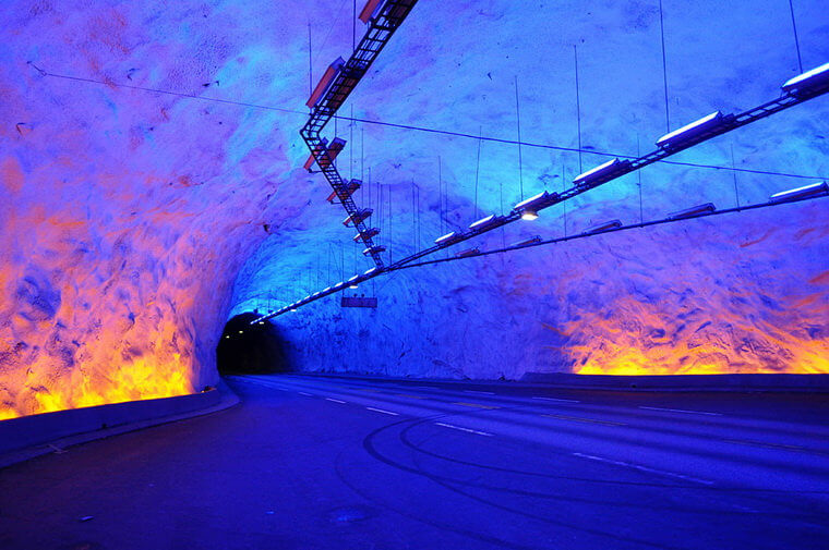 Освещение в Лардальском тоннеле