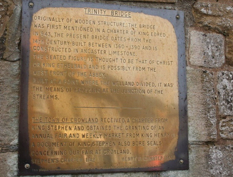 Историческая табличка на мосту Тринити