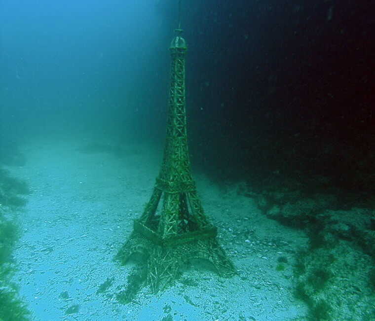 Эйфелева башня в подводном музее