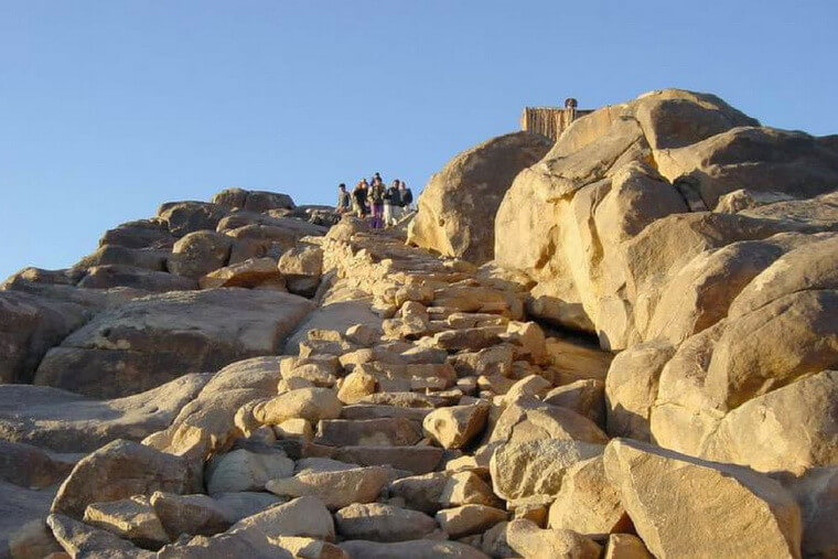 Каменная лестница на гору Моисея