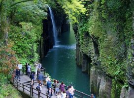 Такатихо - сказочное ущелье в Японии