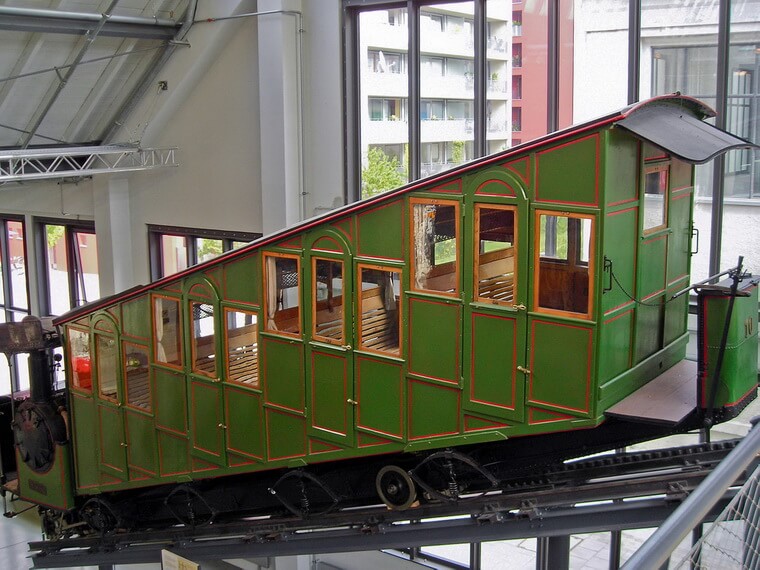 Один из первых вагонов Пилатуса в музее