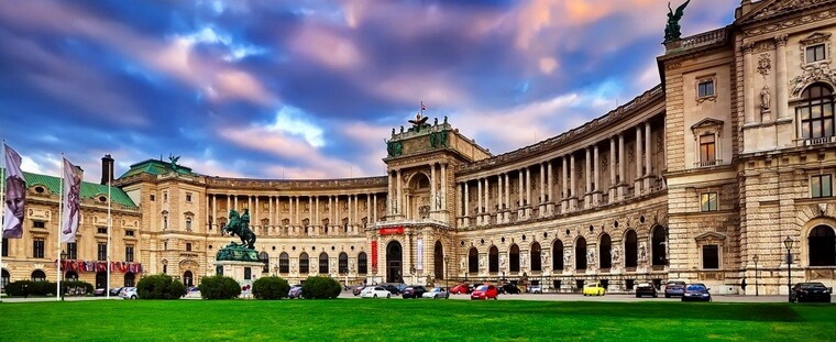 Хофбург - императорский дворец в Вене. Описание, фото.