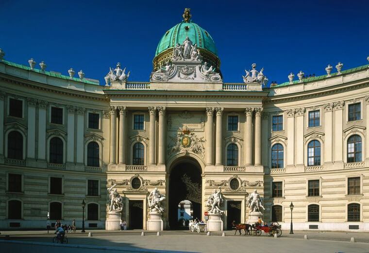 Центральный вход во дворец Хофбург