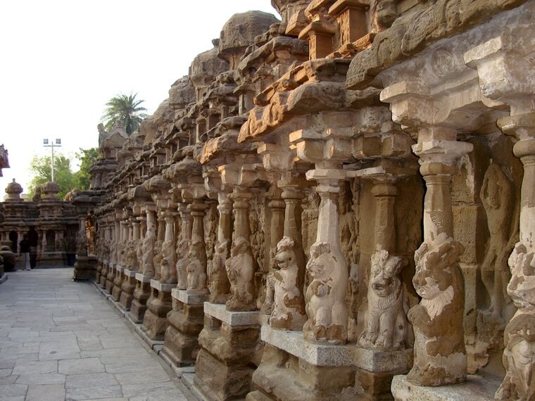 Скульптуры храма Кайласа