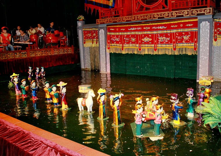 "Золотой дракон" - водный кукольный театр