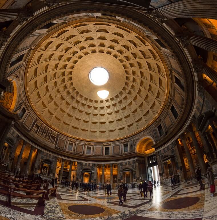 Купол Римского Пантеона изнутри