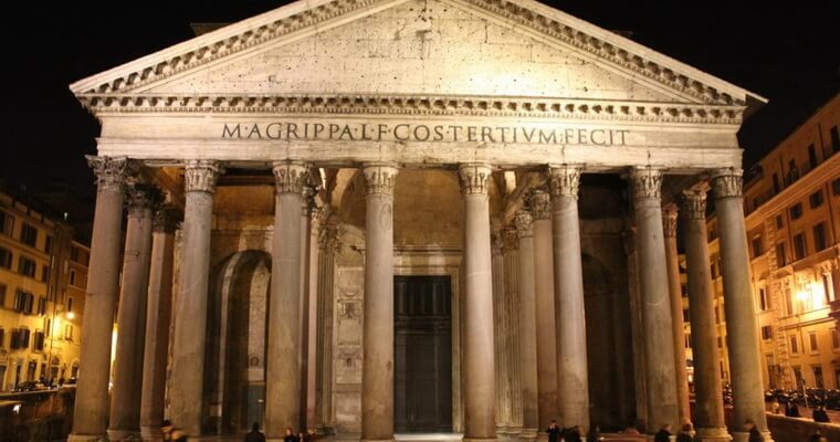 Надпись на входе в храм всех богов в Риме