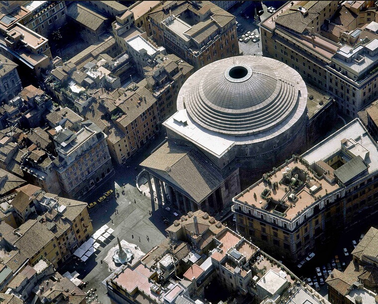 Вид сверху на Римский Пантеон