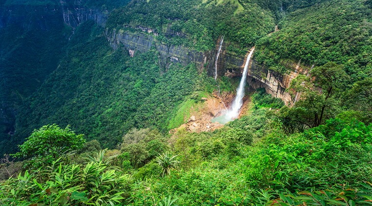 Водопад Нохкаликай в Черапунджи
