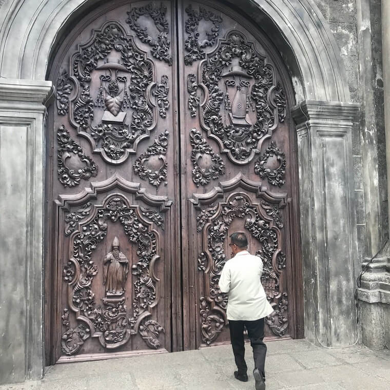 Дверь церкви Святого Августина