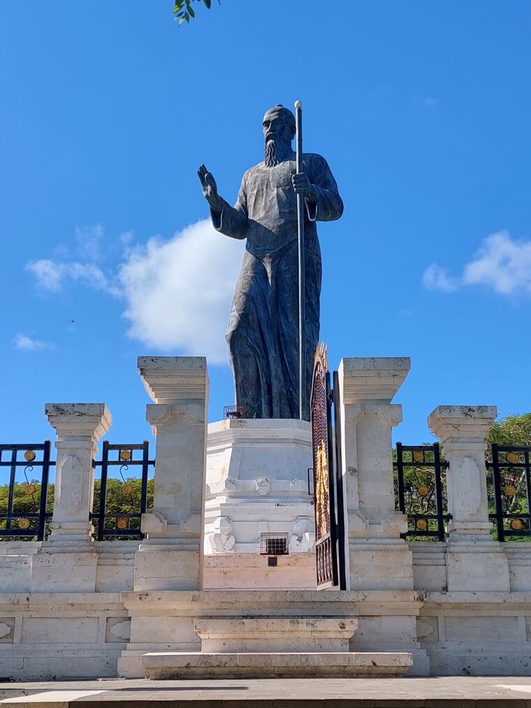 статуя Дханга Хьянга Двиджендры